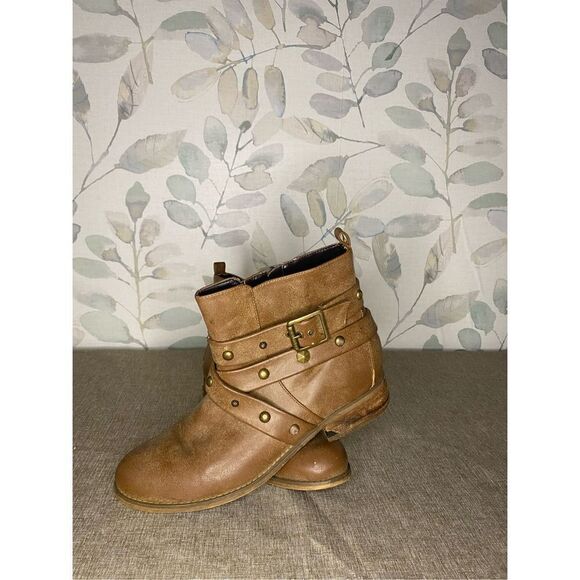 Guess Shoes - Guess Rollie Ankle Boots. Size 9.